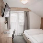Vibes - Your Alpine Homebase Sölden