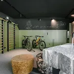 Гостевой дом Vibes - Your Alpine Homebase Зёльден