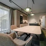 Vibes - Your Alpine Homebase Гостевой дом Зёльден