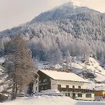 Vibes - Your Alpine Homebase Pensjonat Sölden