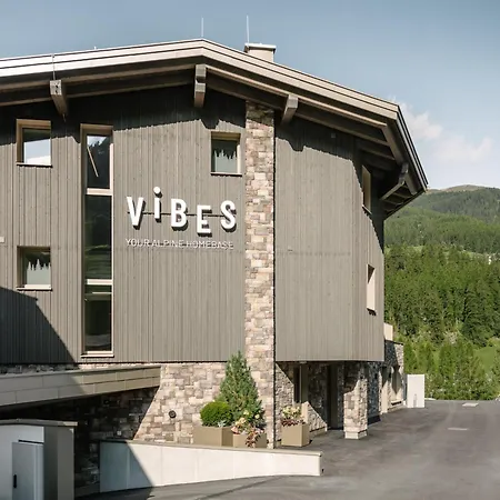 Vibes - Your Alpine Homebase בית הארחה