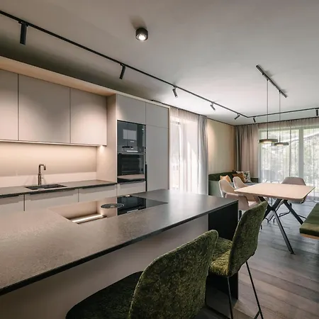 Vibes - Your Alpine Homebase Pensjonat 4*
