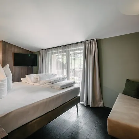 Gasthuis Vibes - Your Alpine Homebase 4*