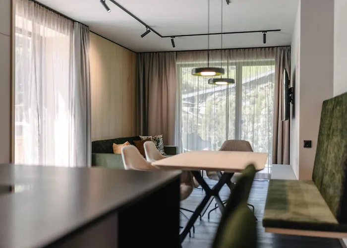 Vibes - Your Alpine Homebase 4*